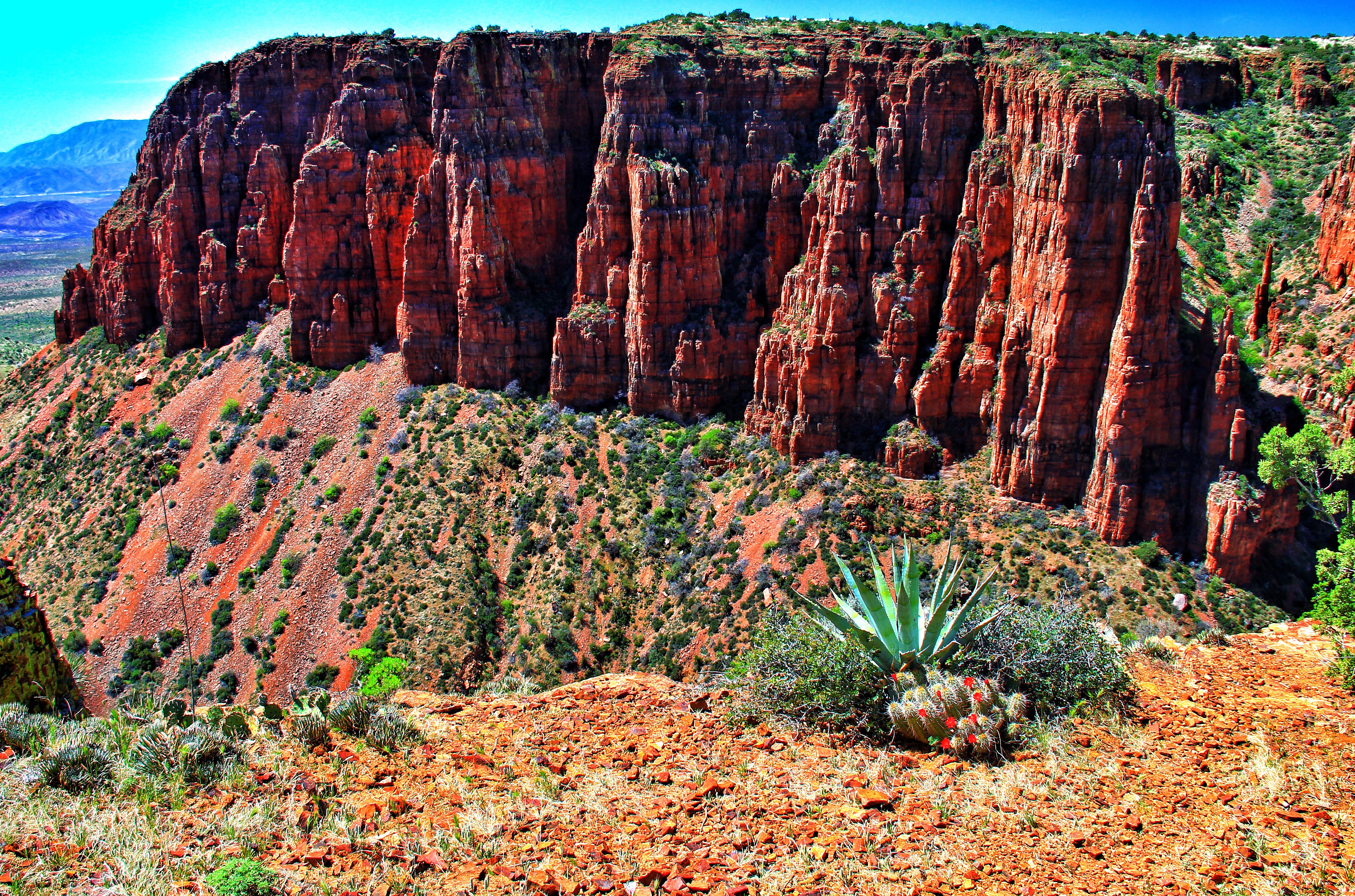 Red rock along AZ288 to Young